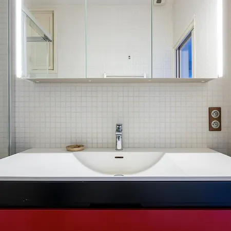 - Le 10 Appartement *